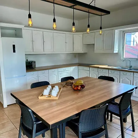 Le Familia,t5 Avec Terrasse,parking Privé Et Clim, Idéal Famille Et Professionnels