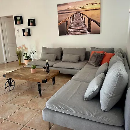 Le Familia,t5 Avec Terrasse,parking Privé Et Clim, Idéal Famille Et Professionnels Appartamento