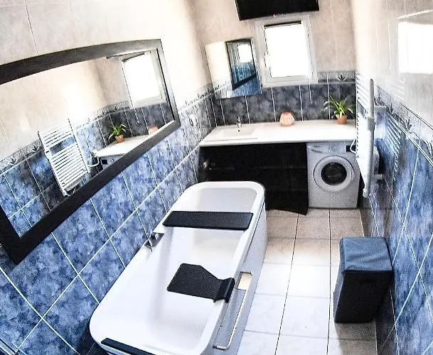 Le Familia,t5 Avec Terrasse,parking Prive Et Clim, Ideal Famille Et Professionnels