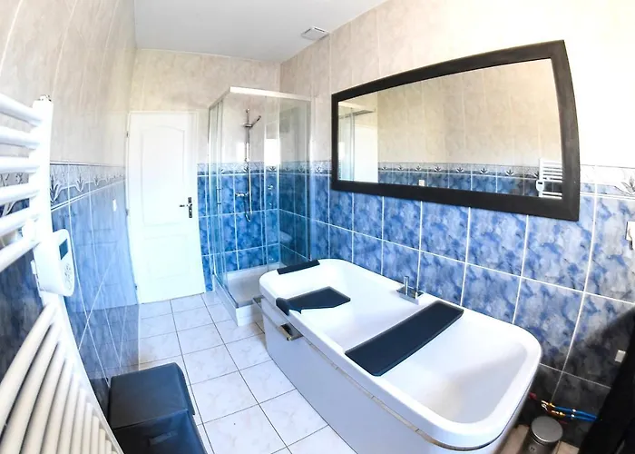 Le Familia,t5 Avec Terrasse,parking Prive Et Clim, Ideal Famille Et Professionnels * Perpignan