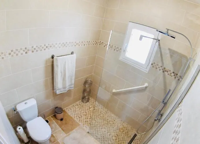 Le Familia,t5 Avec Terrasse,parking Prive Et Clim, Ideal Famille Et Professionnels *